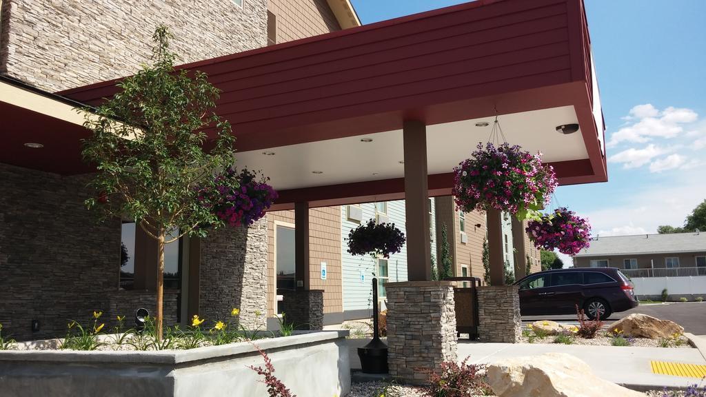 Ledgestone Hotel ורנל מראה חיצוני תמונה
