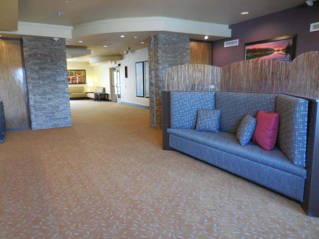 Ledgestone Hotel ורנל מראה חיצוני תמונה