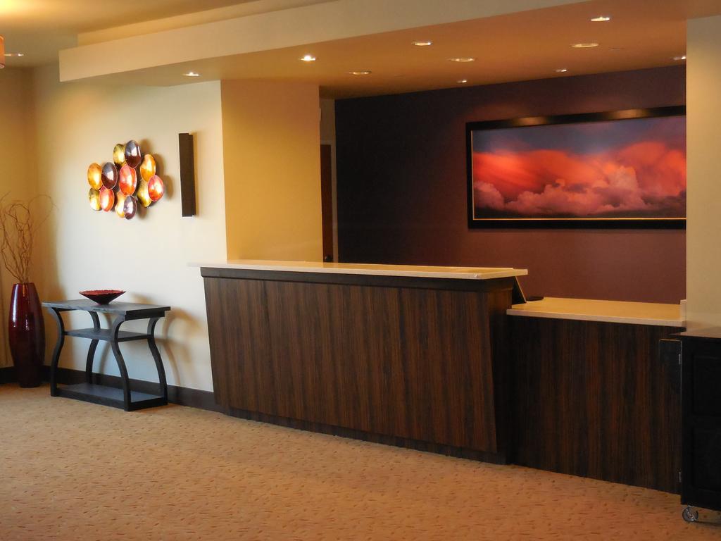 Ledgestone Hotel ורנל מראה חיצוני תמונה