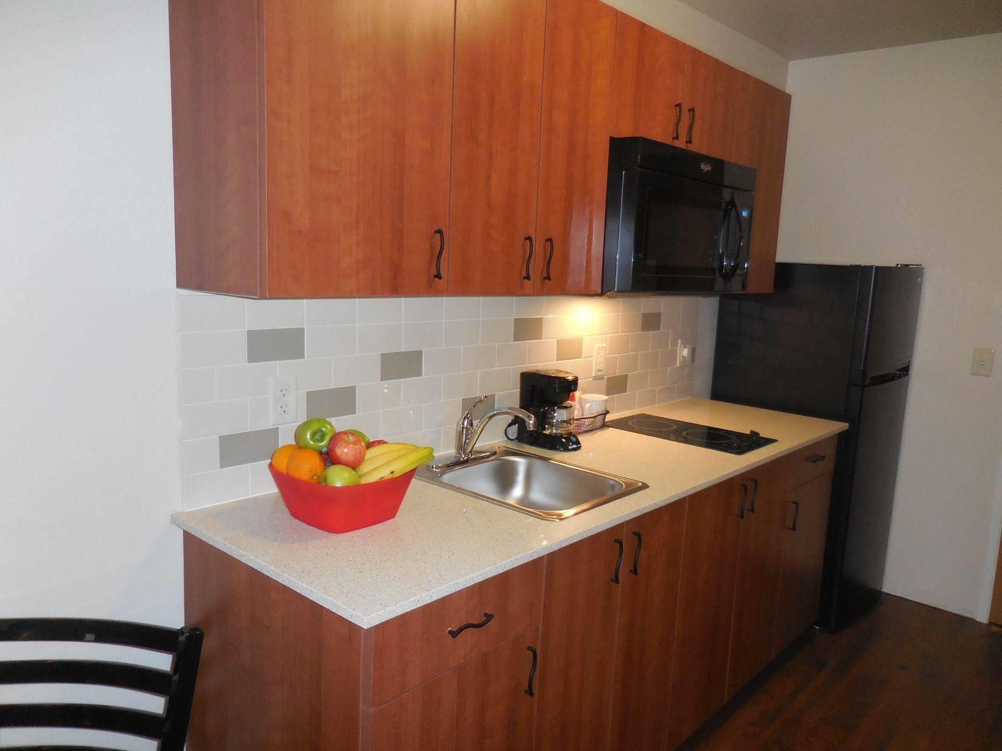 Ledgestone Hotel ורנל מראה חיצוני תמונה