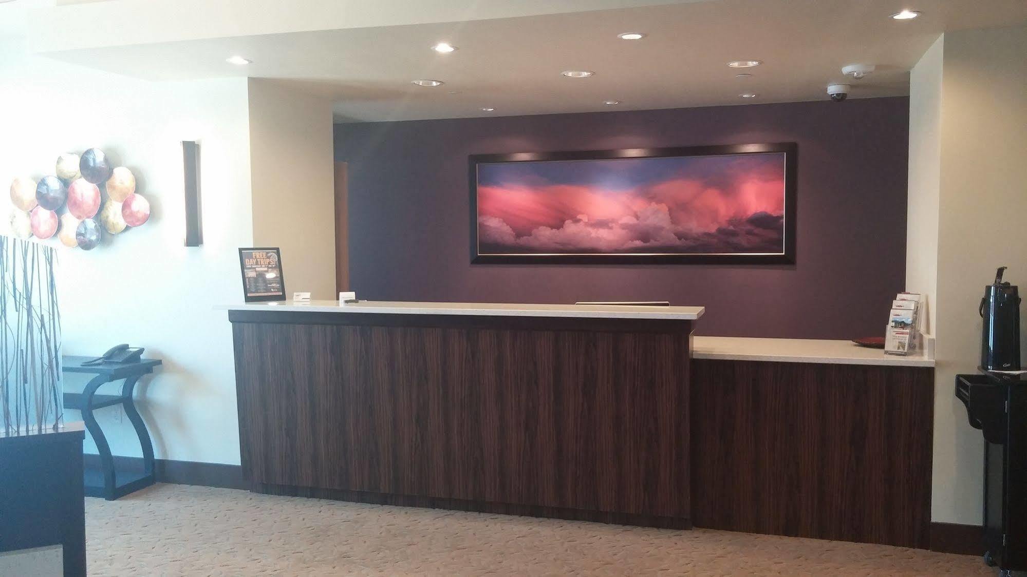 Ledgestone Hotel ורנל מראה חיצוני תמונה