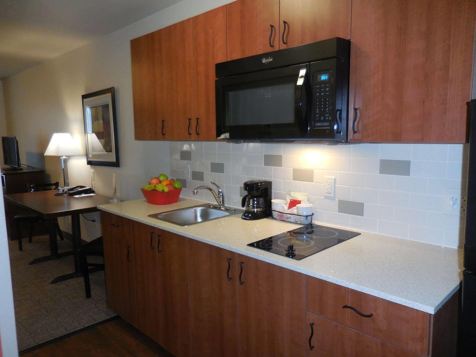 Ledgestone Hotel ורנל מראה חיצוני תמונה